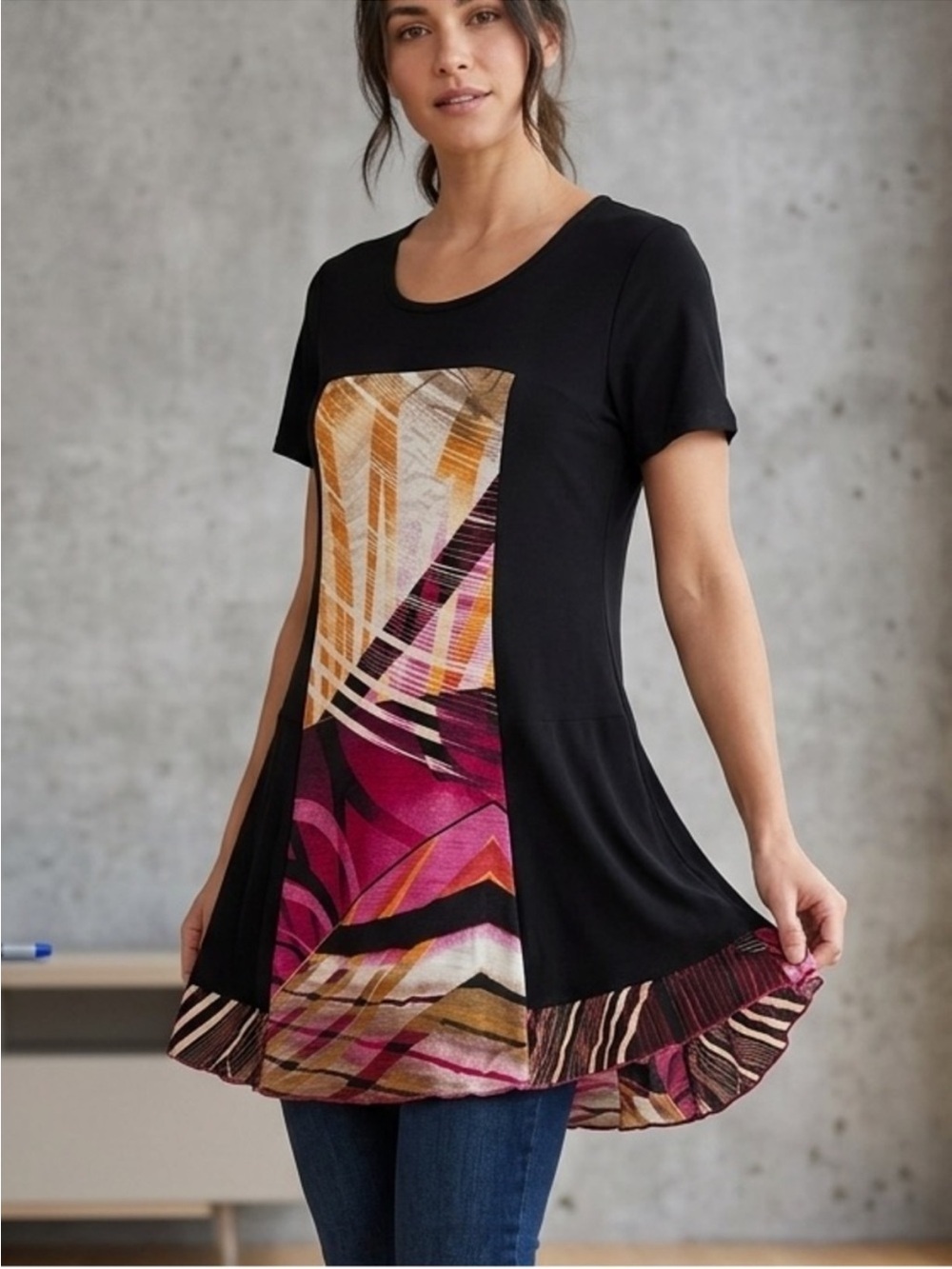 Fitwell Tunic Blouse Medium
Black Pink Geometric
Colorblock Ruffle Stretch